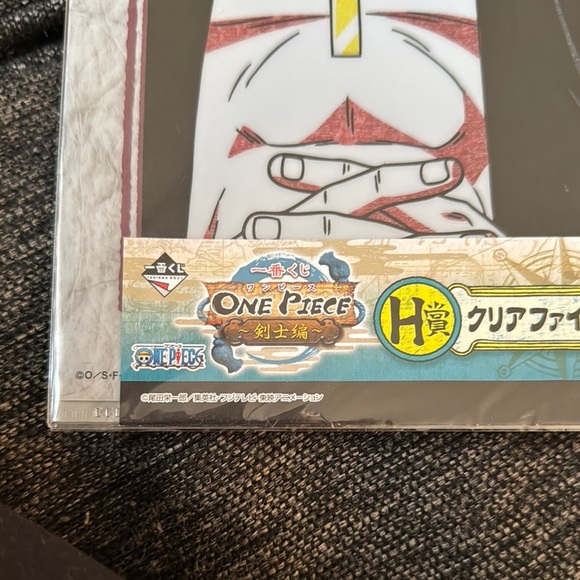 One Piece Themed Clear File Folder - Picture 7 of 9